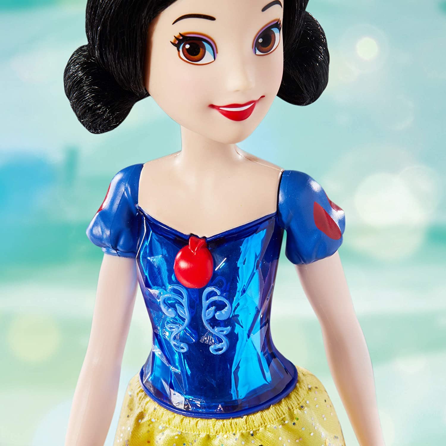 Boneca Branca de Neve Brilho Real Princesas Disney Hasbro