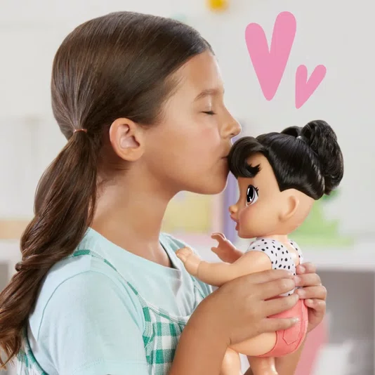 Boneca Baby Alive Engatinha e Brinca Morena Katie Kat Hasbro