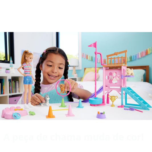 Conjunto Boneca Barbie Stacie ao Regaste Treinamento Cachorrinhos Mattel