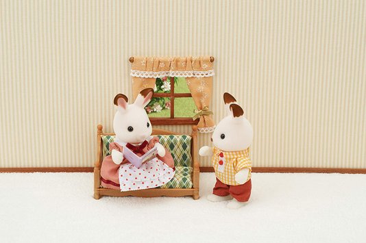 Conjunto Sala de Estar Confortável Sylvanian Families Epoch 