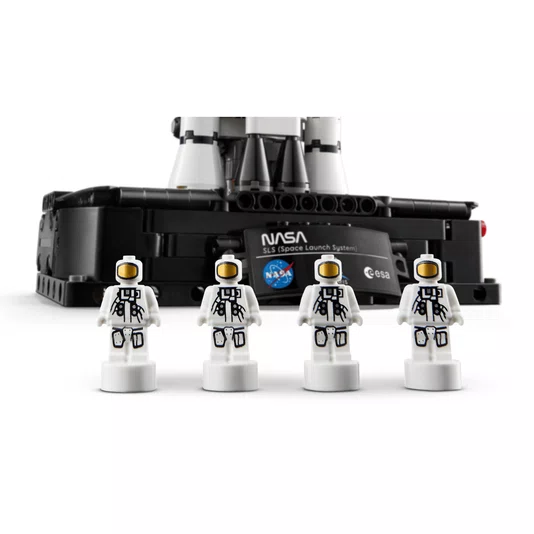 Foguete do Sistema de Lançamento Espacial Artemis da NASA LEgo Technic Space