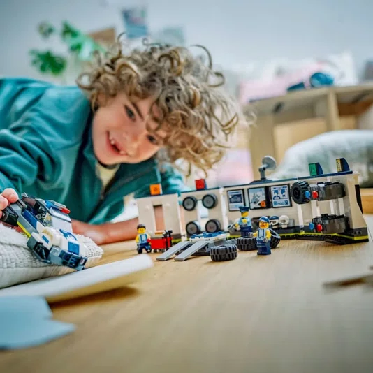 Garagem Personalizada para Carros da Polícia Lego City 