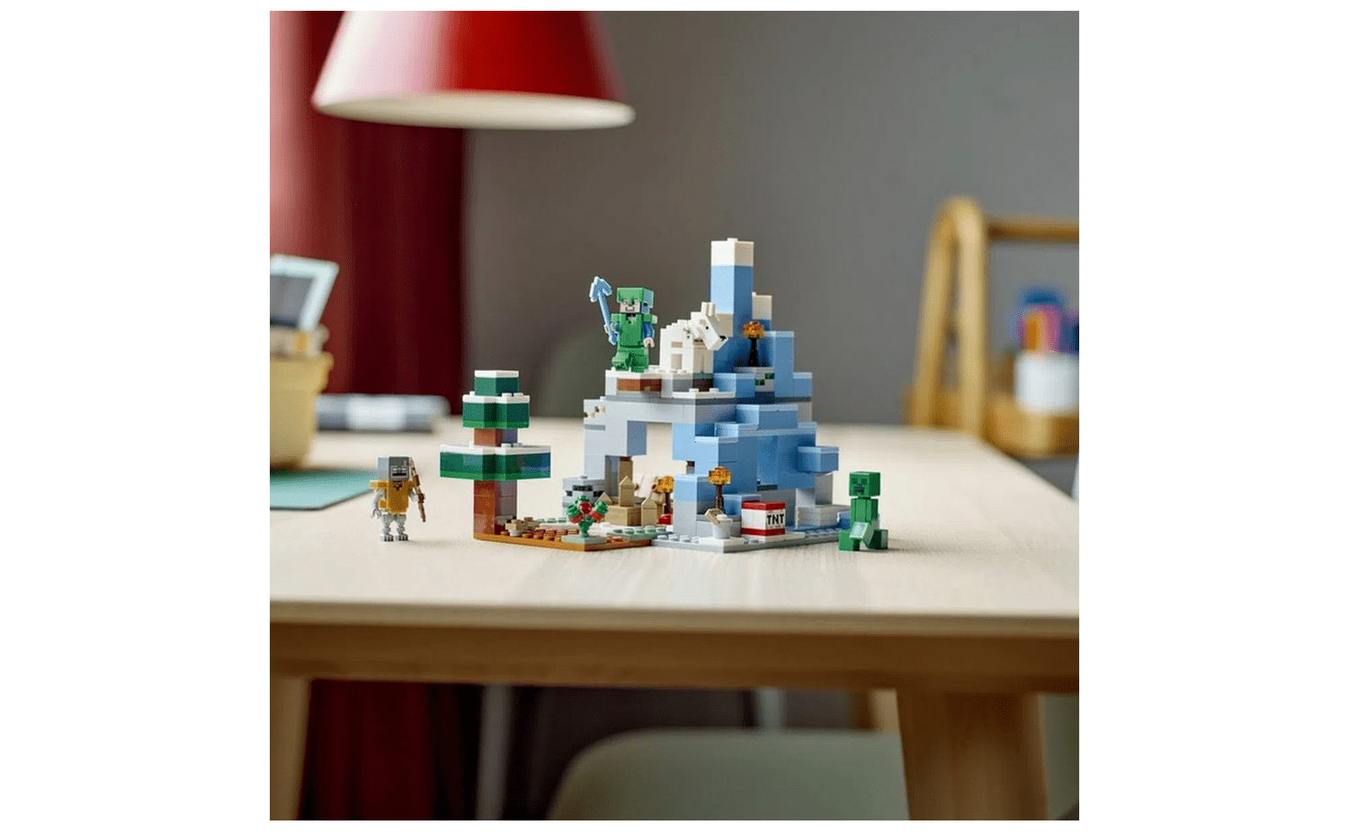 LEGO Minecraft Os Picos Gelados - brinquedo de construção; diversão no  bioma de gelo do jogo para crianças 8+ · LEGO · El Corte Inglés