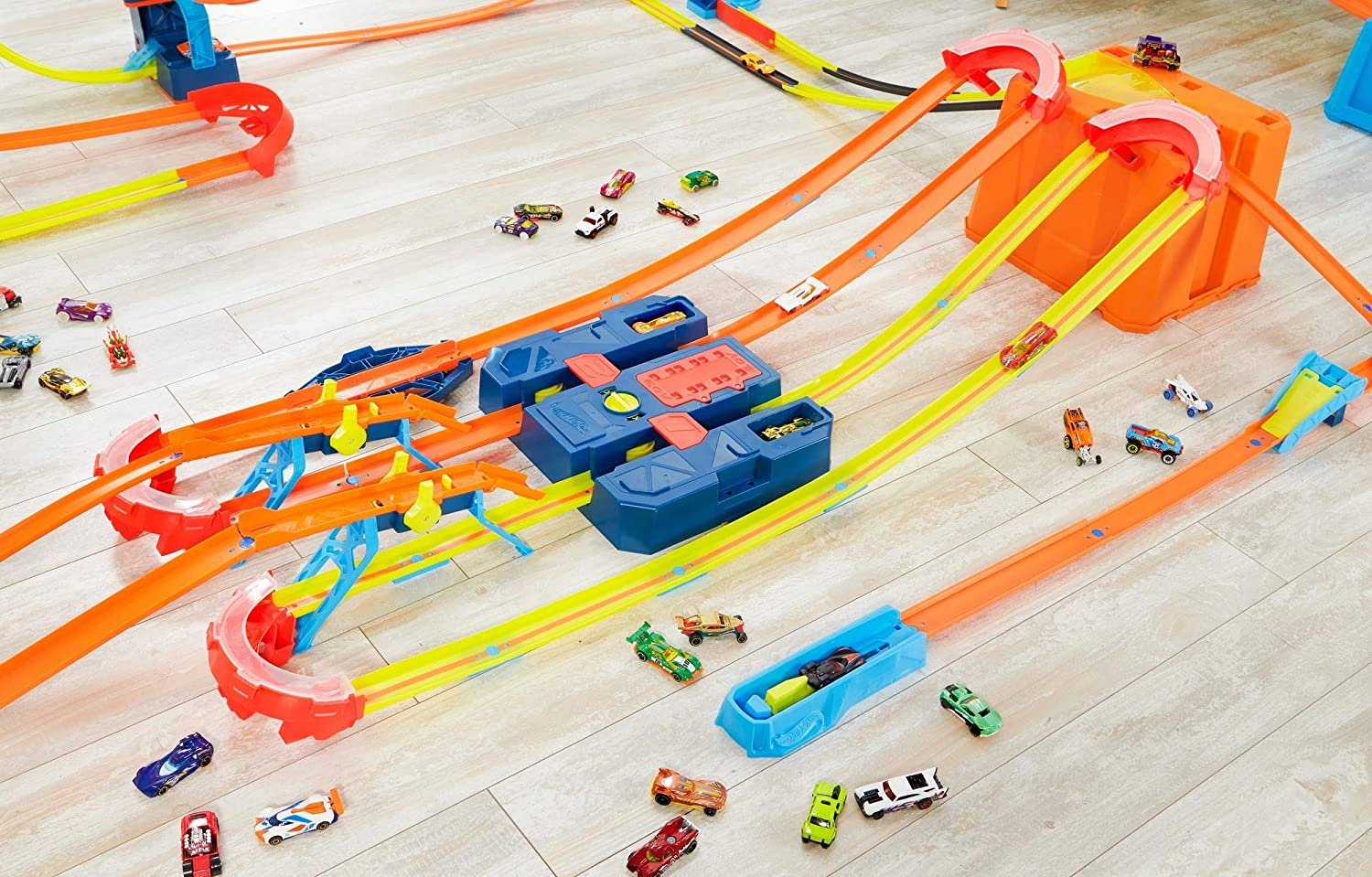 Veículo e Pista de Percurso - Hot Wheels - Track Builder - Caixa